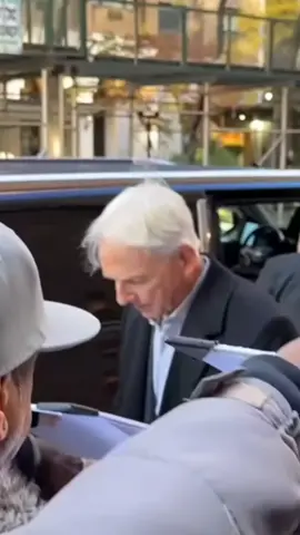 Signing autographs in New York City. Dm for meet and greet conversations. #MarkHarmon #NCISLosAngeles #NCIS #ncisfamily #ncisforever #markharmonfans #thomasmarkharmon   #NCISverse 
