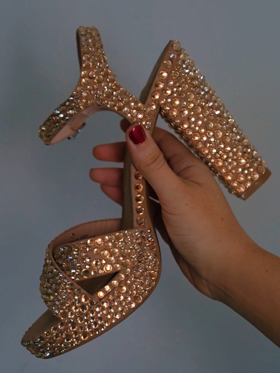 I love blinging out items that I get bored of and making them like new again. ✨️ #blingbling #rhinestoneheels #rhinestones #fashiontiktok 