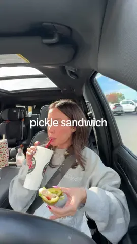 If youre really hungry you will be disappointed 🫶🏼order a side of bread or an extra bag of chips xoxoxo #momoffour #picklesandwich #lunchtime #motherhood 