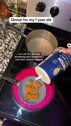 took yalls advice & fried the chicken nuggets instead of boiled nuggets 🤷‍♀️ #boiledchickenuggets #boilednuggets #boiledfrenchfries #boiledfries #cookformy1yearold #fedisbest  #bussin 