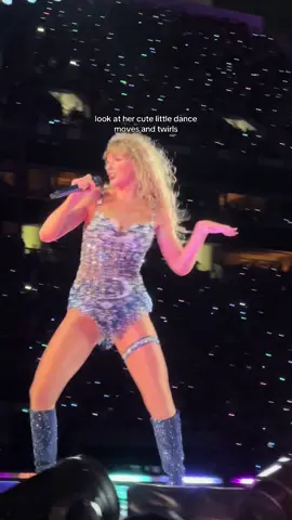 She was so close omg i miss miami n1 @Taylor Swift @Taylor Nation #taylorswift #TSTheErasTour #taylornation #taylorswiftupdates #erastourtaylorswift #erastour #erastourtickets #theerastour #theerastour #bejeweled #midnights #midnightstaylorswift 