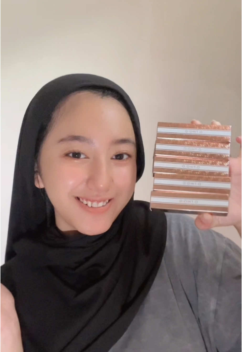 make beauty become daily, syuka bgtt sm vinyl lip gloss ini🙂‍↔️🥰💅🏻✨ @otwoo.id #otwooid #otwoostyle 