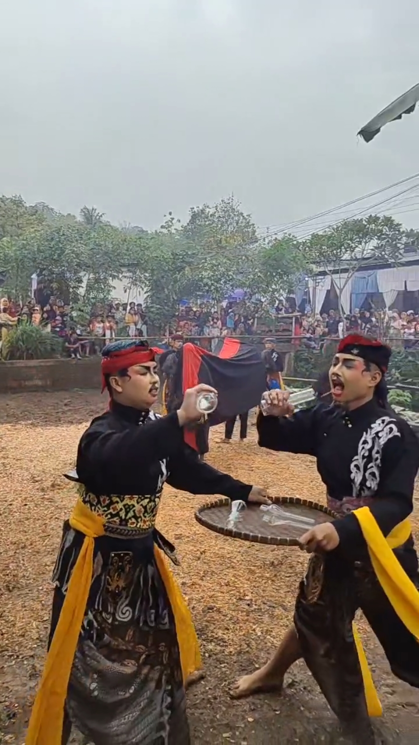Keripik beling #LIVEhighlights #TikTokLIVE #LIVE #jaranantiktok #ebegkebumen #kudalumping #jarankepang #jathilan #kudakepang #kesurupankudalumping #makanbeling #sumbersari