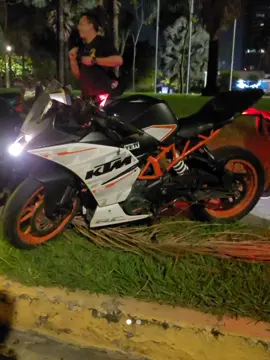 #mejordime #CapGaleria #CapCut #ktm #flypシ #ktmrc390 