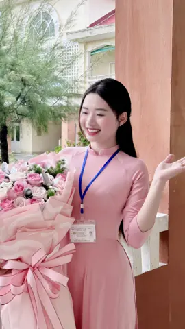 Ngày đầu tiên của cô ấy tại THPT 💗#giáoviên #thptthuanan #xuhuongtiktok #capcut #37nghean #trending #dhsphue 