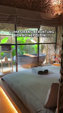 Hotel baru di Bandung yang konsepnya kembali ke alam. Tenang aja, lokasinya ga jauh dari pusat kota Bandung kok 👌🏻 📍 Muni Forest Bandung Dago #ttpetualangpro #hotelbandung #staycationbandung #hotelmurah #muniforest #hoteldago 