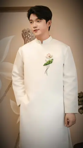 Áo di nam thêu sen #aokhoac #aokhoacnam #xuhuong #phoidonam #phoidonamdep #aodaitet #aodaicachtannam #aodaitet2022 #aodainamsinh 