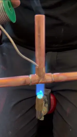 Prepping pipework out of place! #asmr #asmrsounds #learn #foryou #mmplumber #viral #plumbing #toolbag #pipes #tools #cleancopper #plumbertools #pressfit #soldering #copper #handtools #work #DIY #howto #plumber 