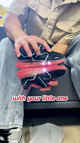 Beautiful sports shoes for your child to wear when playing outdoor sports!👟🤩#kidsshoes #kidsfashion #LedkidsShoes #girlshoes #boyshoes #lightupshoes #toddler 