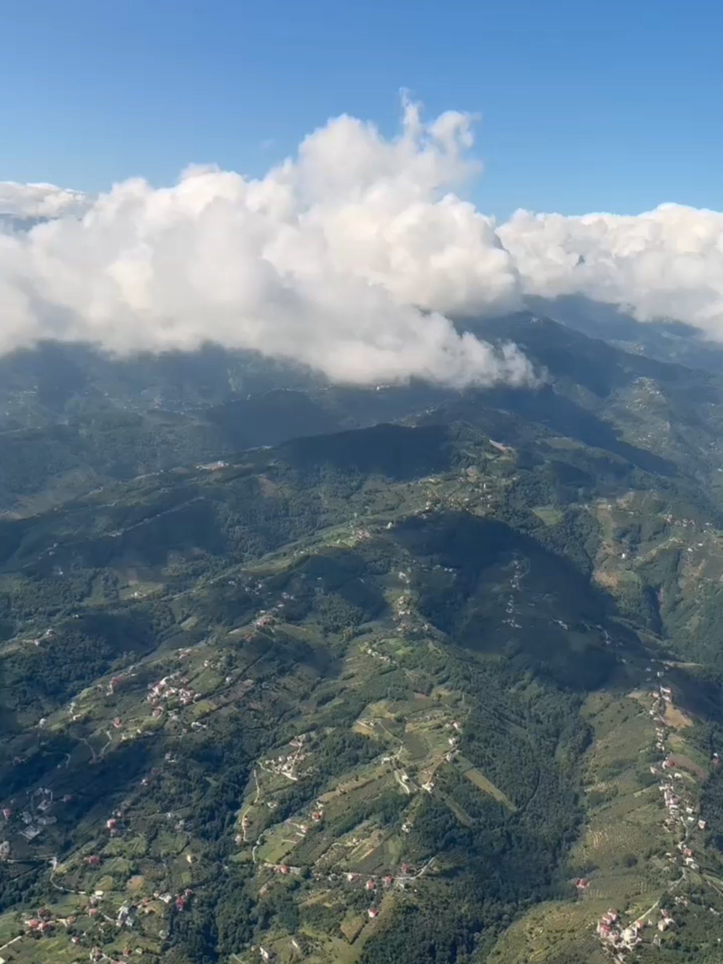🌊 Masmavi dənizin və ⛰ zümrüd dağların yurdu – Trabzon.  ✈️ The land of azure seas and emerald mountains – Trabzon. 🎬 Rəşad Quliyev #AZAL #AzerbaijanAirlines #flyAZAL