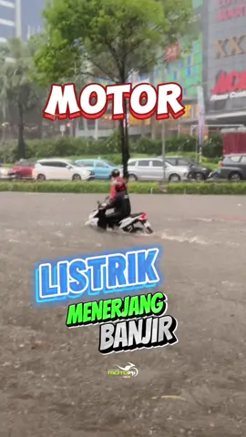 Motor listrik Konversi BRT menerjang Banjir #banjirjakarta #jakarta #jakartakeras #jakartaselatan #banjir #banjirjakarta #motorlistrik #motorlistrikkonversi #brt #brtelektrik #jktinfo #banjirgandaria #gandariacity 