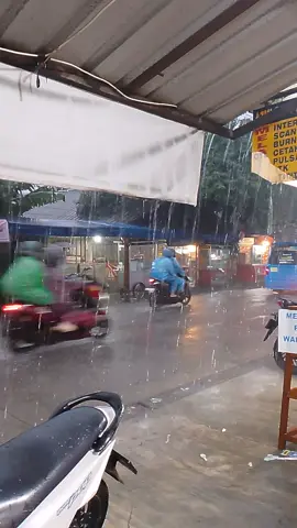 prank lagi neduh buat alesan telat Dateng 😂 #prank #prankstory #prankstorywa #prankstorywhatsapp #hujan