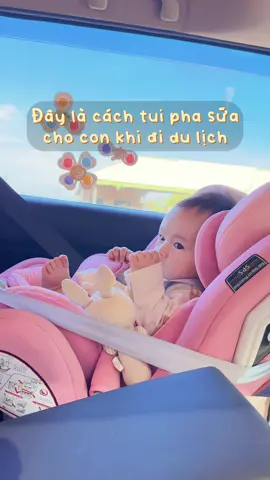 Có em này đi cafe đi du lịch pha sữa cho con chill hẳn luôn í. #amhamnuoc #binhgiunhiet #phasuachobe #uringo 