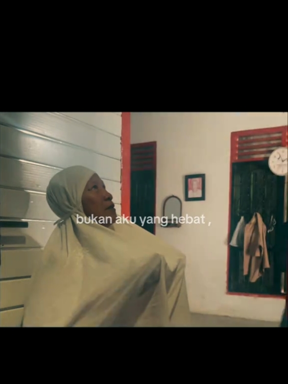 bukan aku yang kuat tapi do'a ibuku yang hebat😊.#ibu #dilkokaraaraaya #sadvibes #storywa 
