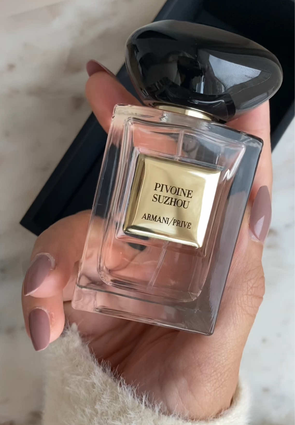 This bottle and the box 😻😻😻😻Armani prive - pivoine suzhou #perfume #fragnance #girly #girlythings #aesthetics #asmr #parfum #beauty #beautytips #fragnance @Armani beauty #CapCut 