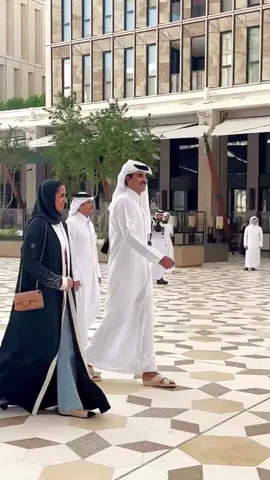 🇶🇦♥️ لحظة تاريخية في #مشيرب_قلب_الدوحة  حضرة صاحب السمو الشيخ تميم بن حمد آل ثاني، أمير البلاد المفدى، يشارك مع الشعب في التصويت على الاستفتاء على مشروع التعديلات الدستورية لسنة 2024 في براحة مشيرب.