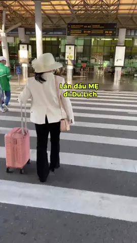 Lần đầu dẫn mẹ đi du lịch #travel #xuhuong #vinpearlsafariphuquoc  #tren #dulich 