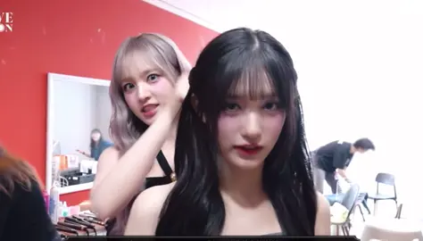 どちらがオンニなのかわからない🐱＆🐯 #IVE #아이브 #maknaes #akkengz #liz #leeseo #アッケンズ #マンネズ #リズ #イソ #리즈 #이서 