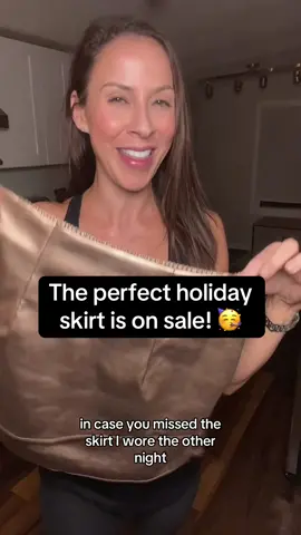 🥳 This really is the perfect holiday skirt! Check out the colors and snag this while it’s still on sale!  #Women’sSkirt #FallSkirt #flashsale #fallfashionskirt #PerfectPartySkirt #Skirt #Skirt #WomensVeganLeatherSkirt #falldealsforyou #ttshopfinds #tiktokshopblackfriday #tiktokshopcybermonday #spotlightfinds #blackfridayearlydeals #blackfridaydeals #blackfriday #VeganLeatherSkirt #creatorsearchinsights 
