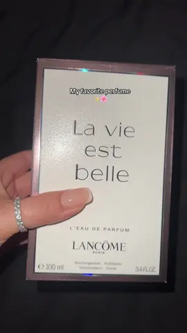 Perfume. La vida es bella  ✨🌸…… #perfume #lavieestbelle #lancome #perfumecollection #unboxings 