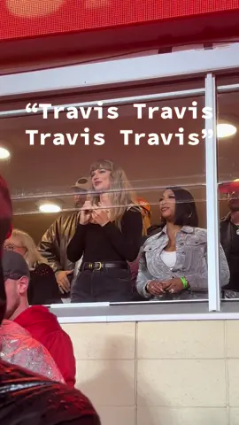 Taylor Swift at last night’s Chiefs vs Buccaneers game in Kansas City ❤️💛 #taylorswift #kansascitychiefs #traviskelce #chiefskingdom #mondaynightfootball @Chiefs @NFL  