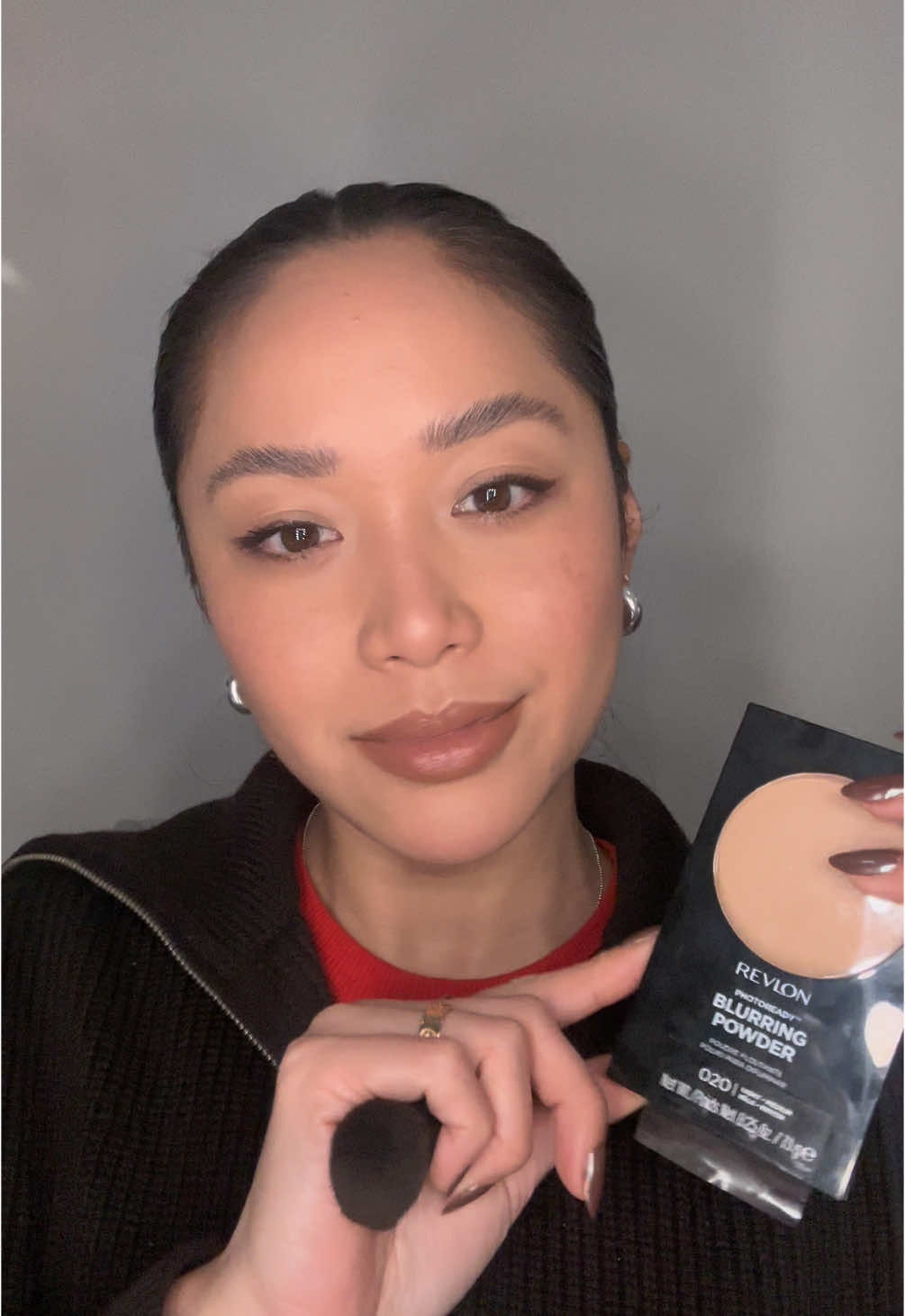 Beauty favorite @revlon Photoready Blurring Powder reminds me of Charlotte Tilbury airbrush flawless finish setting powder! #beautyfavorites #dupe #makeuptok #affordablemakeup #deinfluencing 