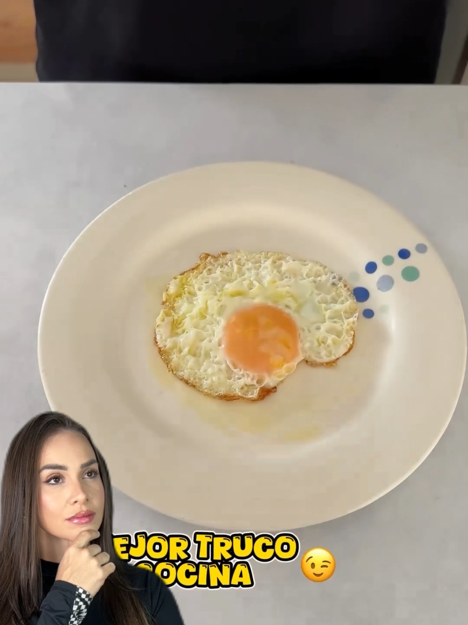 Microwave fried eggs