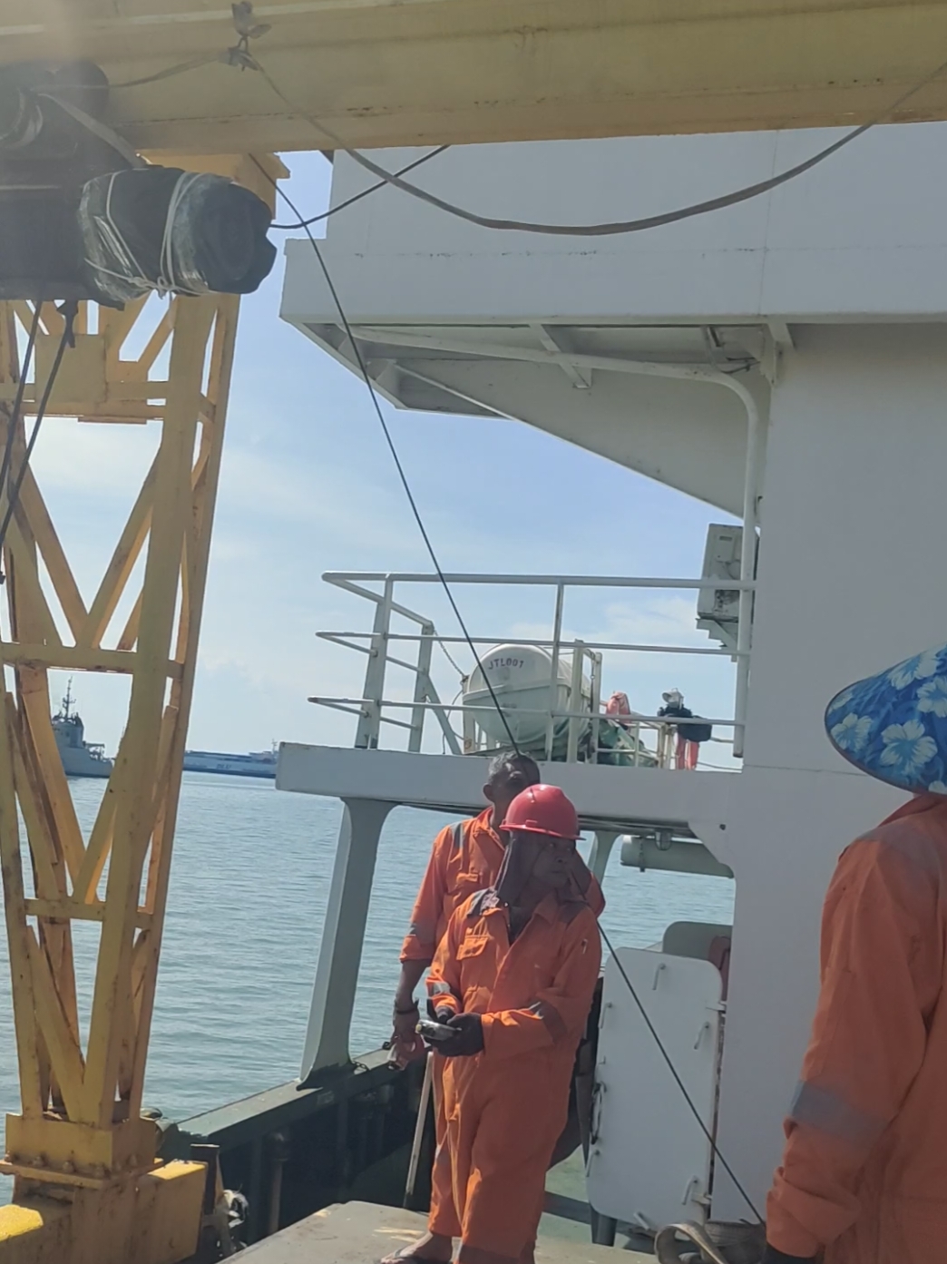 Maintenance Electro motor Gentry Crane MV.JTL001 #Selfunloadingvessel  #pelautindonesiatiktok  #seamenlife  #pelautindonesia  #mvjtl001 