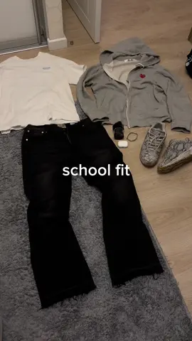 💞💞💞 #fits #outfit #fashion #clothes #sneackers #schoolfit 