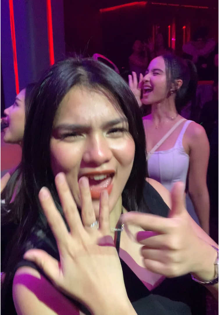 cantikk bangettt @Davina Karamoy 