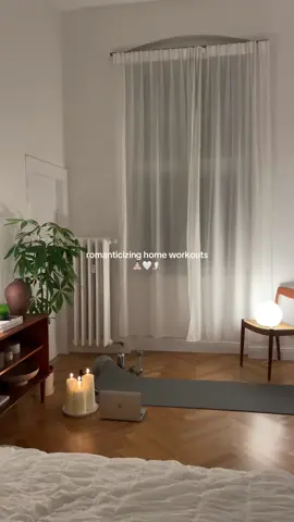 you don‘t need to pay for pilates classes 🧘🏻🫰🏼 home workouts with move with nicole  > #SelfCare #pilatesprincess #homeworkout #romanticizeyourlife #homedecor #winterarc #pinterestaesthetic #cozyathome #interiorinspo #wellbeing #homebody 