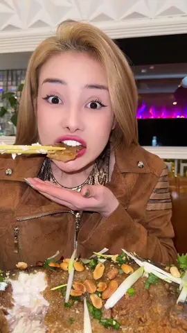 Câ gì bự thù lù zị nè 😋 @Lương Bằng Quang  #ngan98 #luongbangquang 