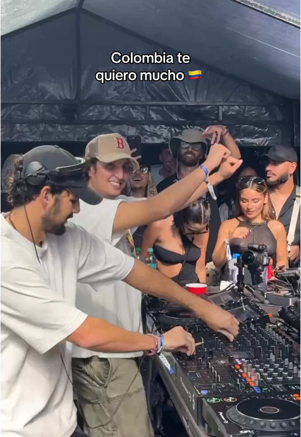 ¿Lluvia quién? #b2b w/ @AHMED SPINS 🇨🇴 #electronicdancemusic #afrohouse #colombiatiktok 