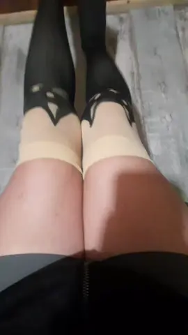 ayuda me esta atacando una bestia pechomcha 🥺#mediaslargas #femboytiktok #muslos #femboy #