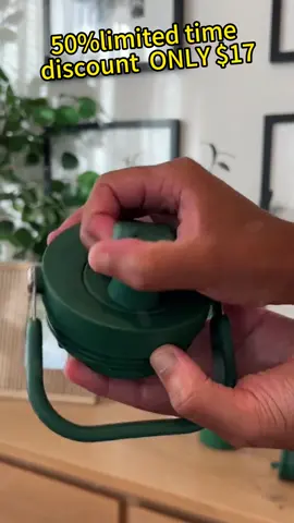 #tiktokshop #blackfridaydeals #holidaycountdown #simplemodern #tumbler #holidaytumbler