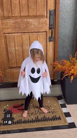 Cute and simple ghost costume! This has been one of my kids favorites, It’s easy to move in and warm.    #Halloween #Ghost #GhostCostume #EasyCostume #HalloweenCostume. 