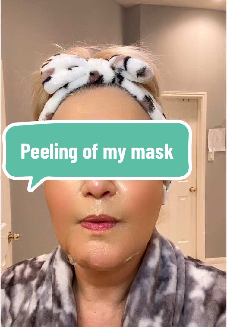 #peeling off my golden face mask##goldenfacemask #peeloffmask #glowingskin #healthyskin #beautifulskin #fyp #skincare #loveyourskin #foryourpage#98.4