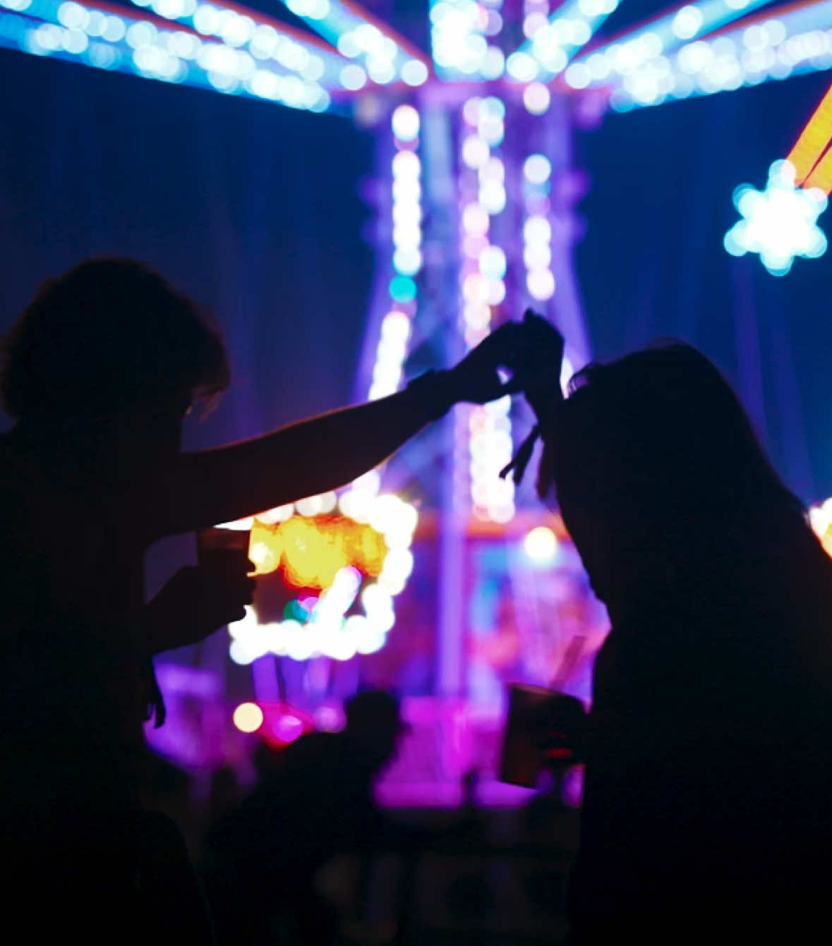I’ll never stop chasing these moments 💫 #explore #cinematography #music #mood #nostalgia #Summer #friends #sunset #fyp #fypシ゚viral #videography #cinematic #sunsetviews #summervibes #childhood #funfair #fairridesatnight  #fairrides