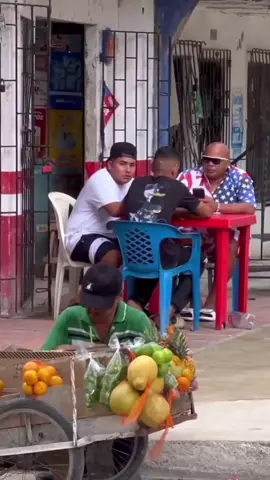 The special hat 🤣 #funnyvideos #funnymoments #prankvideos #funnyvideo #funny #pranks #funnyprankvideos #prankvideo #funnypranks #funnyprank #fyp