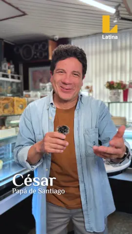 🥰 César, Vilma y Marcos están orgullosos y felices por el gran cambio de Santiago 🙌, luego de que lo dejaran plantado en el altar y se convirtiera en el Novio del Perú. 🇵🇪 💘 ➡ Mira MUY PRONTO #PobreNovio, la nueva novela familiar, a través de la señal de Latina o en http://Latina.pe 🤩