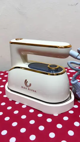 Setrika uap dari han river bikin pakaian kusut jadi licin dan rapih #setrikauap #setrikamini #setrikatravelsize #setrikamurah #racuntiktok 