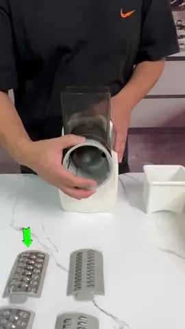 The best automatic vegetable cutter🤩🤩🌸electricvegetableslicer#kitchenfinds#vegetableslicer#kitchengadgets#cookinggadgets#cookingmusthaves#tiktokshop#falldealsforyou#cooking