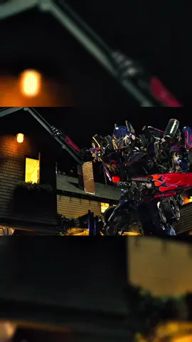 The parents…very irritating…can we take them out? #fyp #avilexi #bayverse #autobots #optimusprime #transformers #transformers2007 #ironhide 