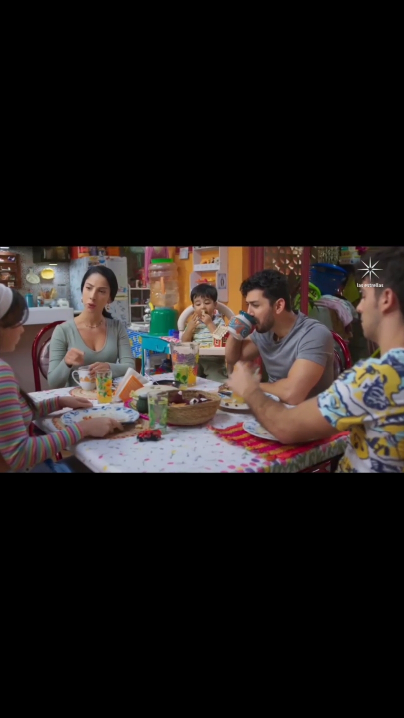 Escena Chofis Chamorro y familia #papásporconveniencia  Capitulo 12 🌸🎀💖🍓  Checo le pregunta sobre su jefa Aide 🤔 dejan a chano solo que levante todo 🤣🤣😂 porque checo también lo dejo y se fue a dormir #papásporconveniencia #capitulo12 #televisa #telenovela #lasestrellas #reels #tik_tok #fyp #fypp #para #paratiiiiiiiiiiiiiiiiiiiiiiiiiiiiiii #mariaperronigarza #mariachacon #miguelmartinez #joaquinbondoni  @María🫀 @Maria Chacón @MiguelMartinez🐷 