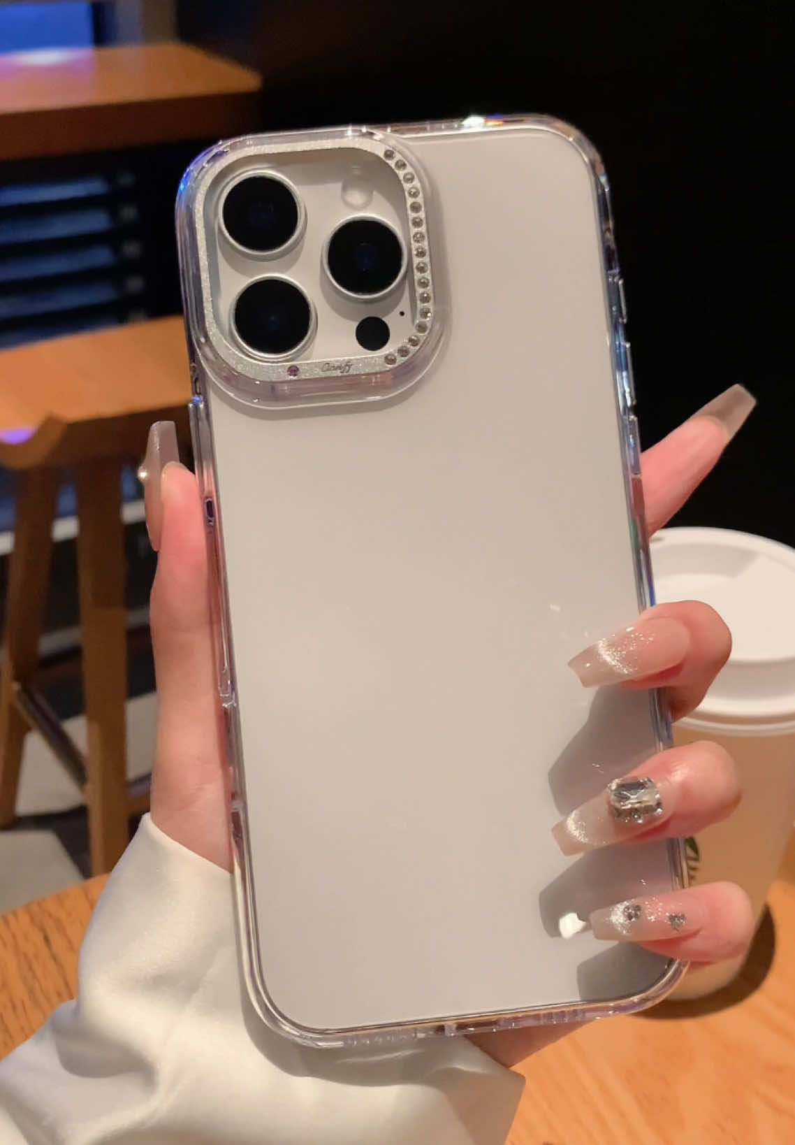High-definition high-transmission mobile phone case