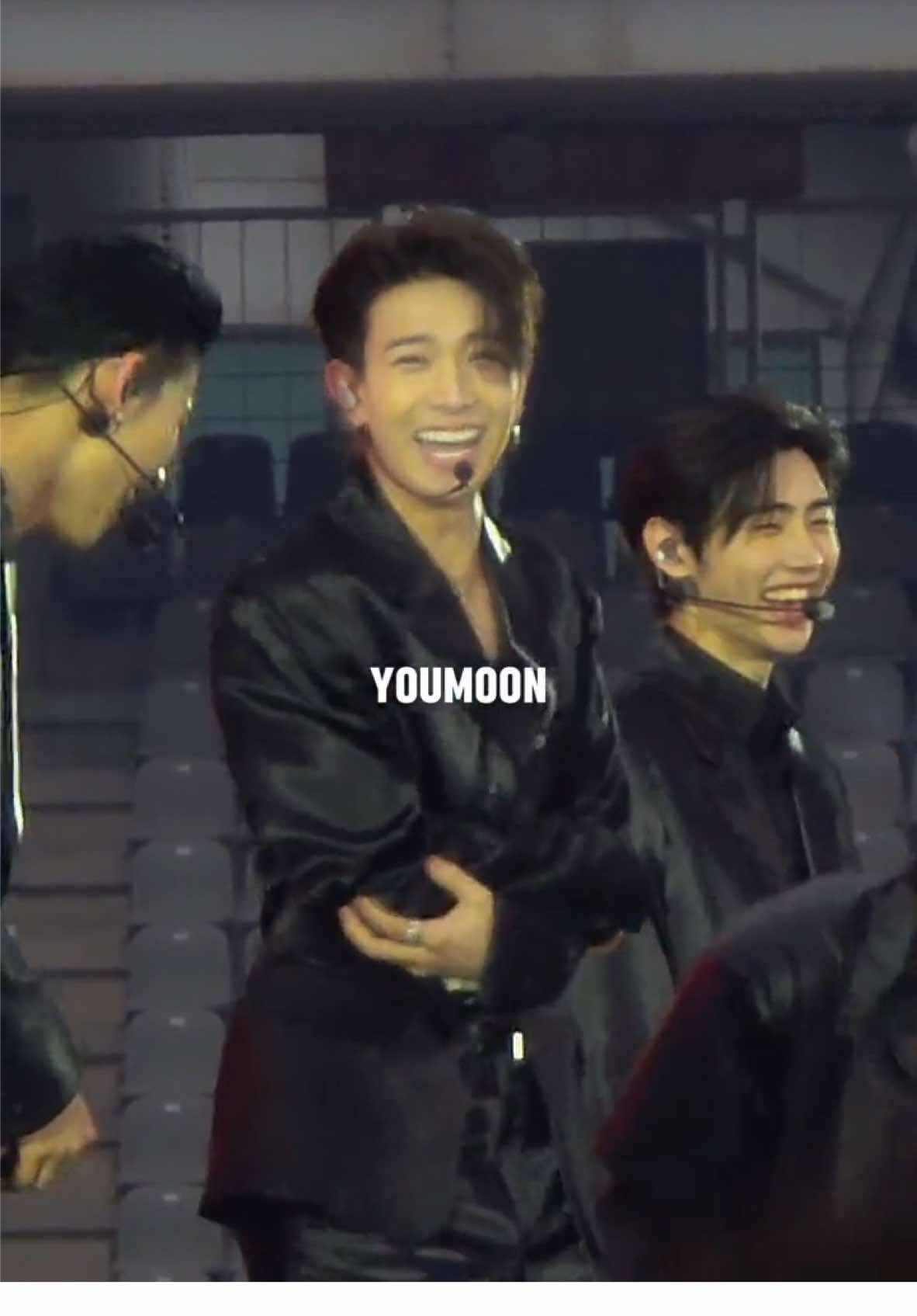 ENHYPENのコンサートは絶対音感のヒスン先生による音程チェックとフィードバックがあります‼️ ソンフン先生は下手でも褒めて伸ばしてくれるタイプです‼️@enhypen  #ENHYPEN#walktheline #Heeseung#ヒスン 