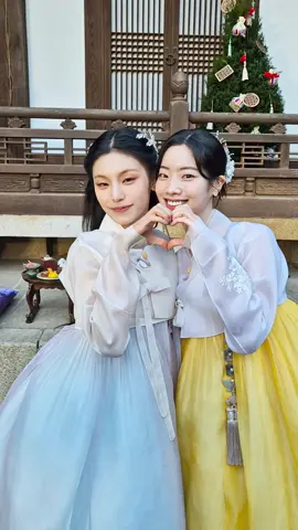 그 시절, 우리가 좋아했던 #상상친구 🧚 #다현 선배님과 #예지 의 만남 💞   #ITZY #MIDZY #YEJI #ITZY_GOLD #ITZY_ImaginaryFriend #TWICE #트와이스 #DAHYUN @TWICE 