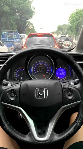 Ganti velg jazz GK5 🔥😜🤙🏻 #jazzgk5 #hondajazz #velgmobil #rpf1 #modifikasijazz 