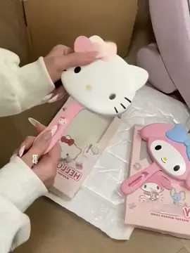 ว้าว ฉันชอบกระจกบานนี้มาก มันสะดวกมากที่จะนำหวีมาเอง#กระจกเครื่องสำอาง#hellokitty #หวีและกระจก 2-in-1#น่ารัก 