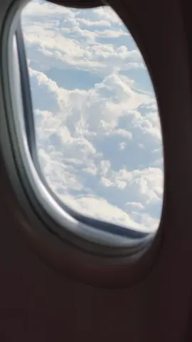 ✈️ #airport #airportfeeling #boarding #flights #travelling #travellingvideos #plane #airplane #krakow #krakowairport #travellingvideos 